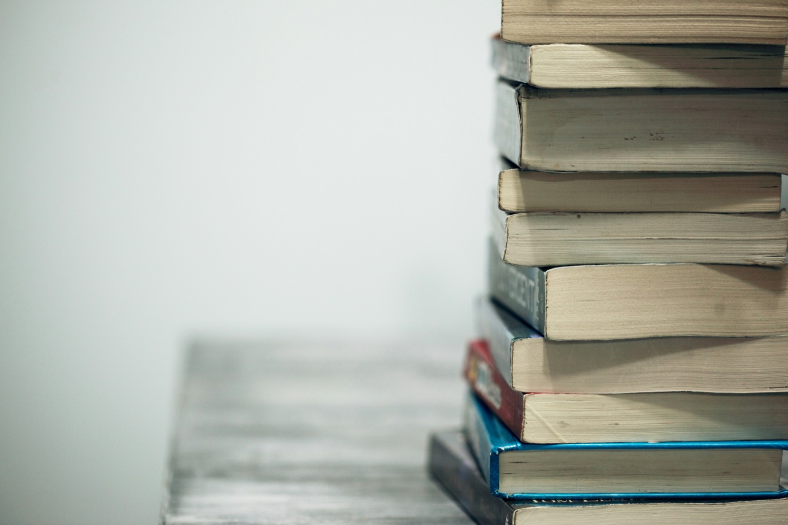 Pile de livres, symbole de la préparation au concours CRPE
